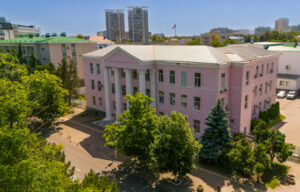 Санаторию «ДиЛУЧ» — 102 года!